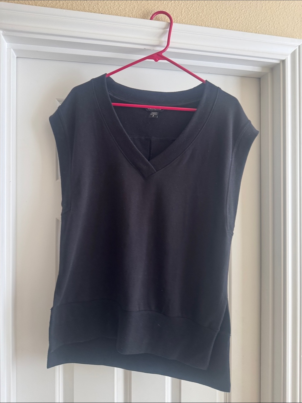Athleta Sleeveless V-Neck vest